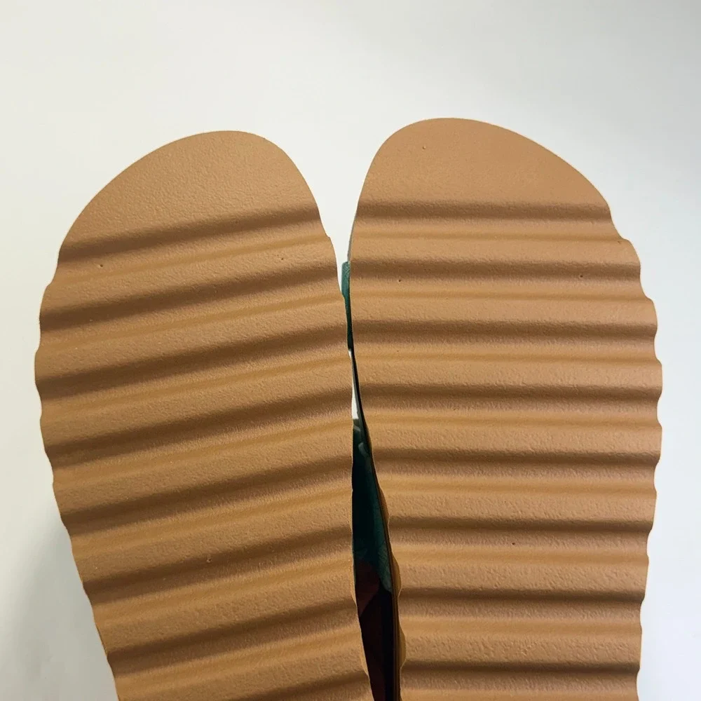 NEW Reef Cushion Vista Hi Platform Sandal Womens 9 Aqua Tropical Leaf Print Boho